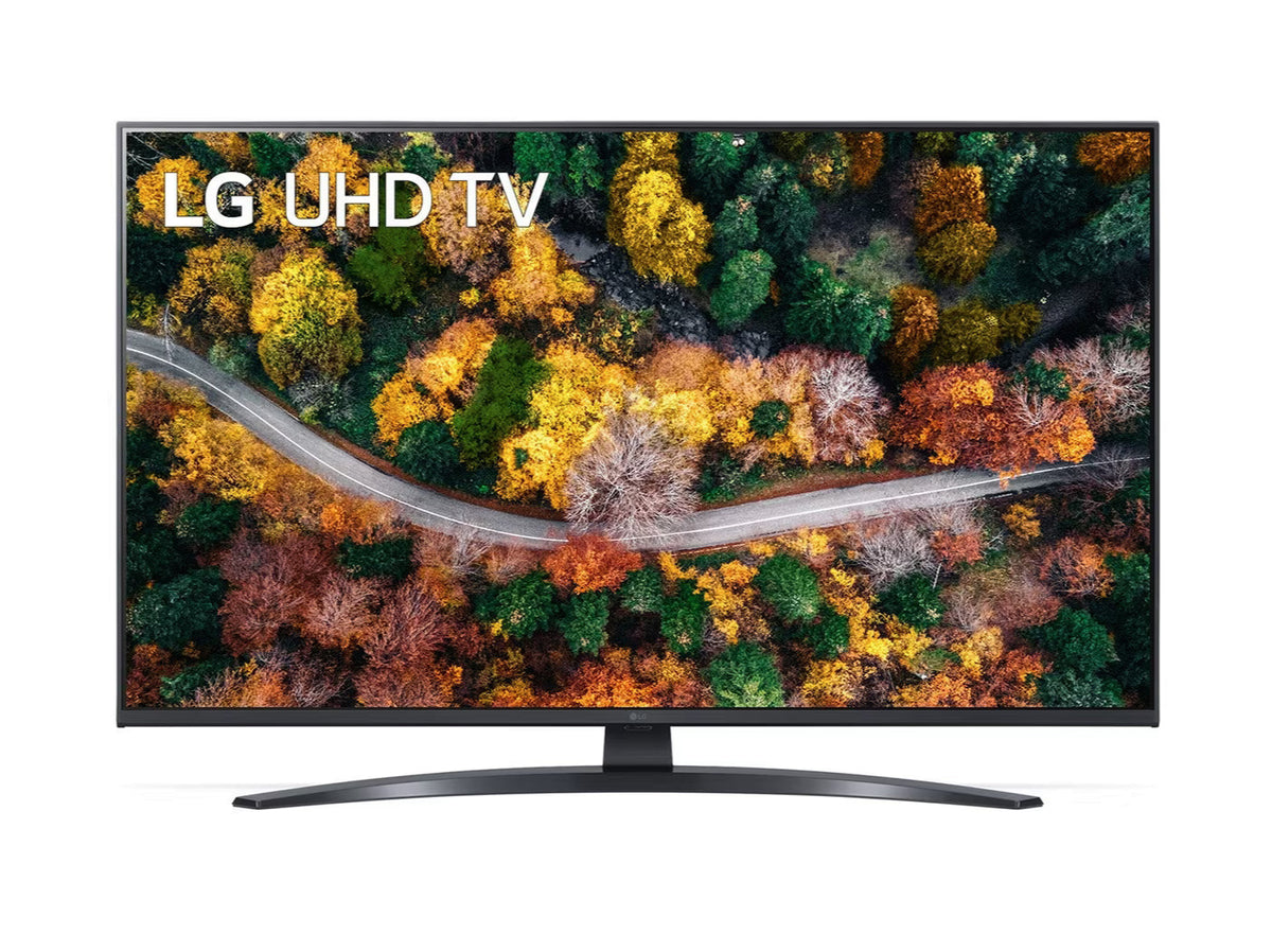 LG 43UP7800 4K Smart TV előlnézetben, talpon. A kijelzőn őszi erdőn át haladó út és lg uhd tv logó.