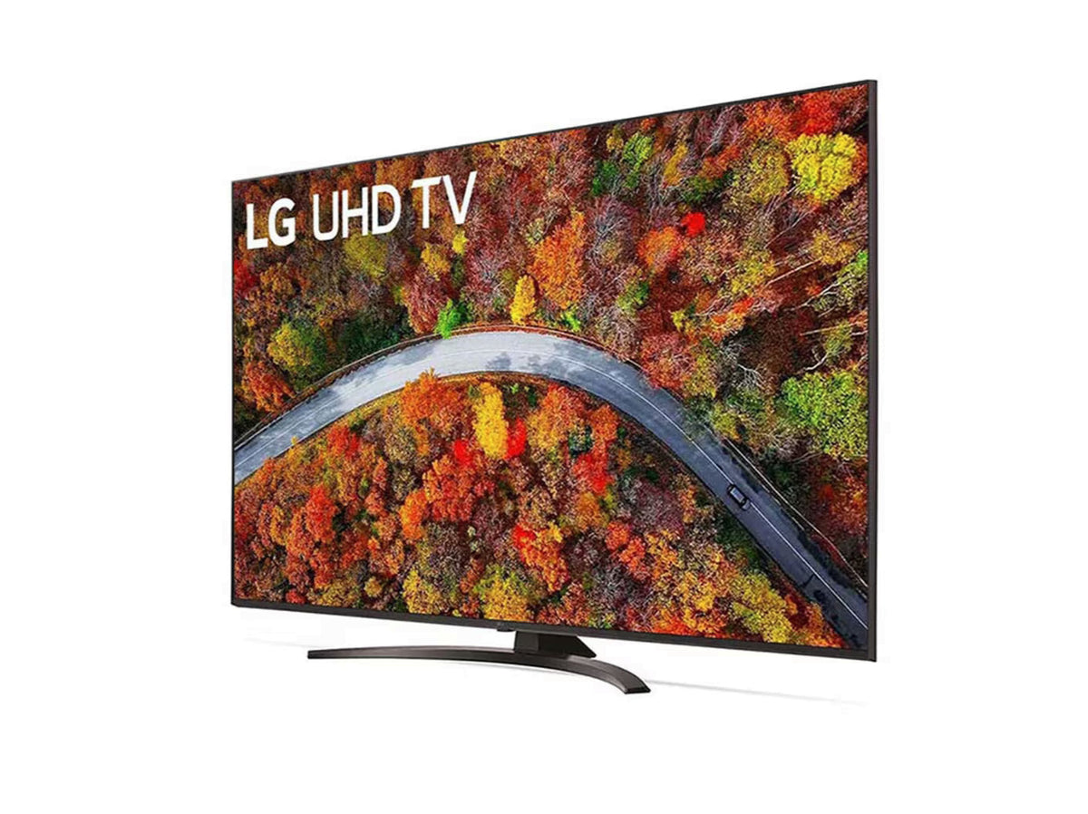 LG 43UP8100 4K Smart TV előlnézetben enyhén balra fordítva. A kijelzőn sárgás piros őszi tájkép közepén áthaladó út és lg uhd tv logó.