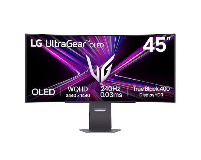LG 45GX900A-B monitor előlnézetben talpon. A képernyőn lg ultragear oled logó és rózsaszín lilás absztrakt ábra.