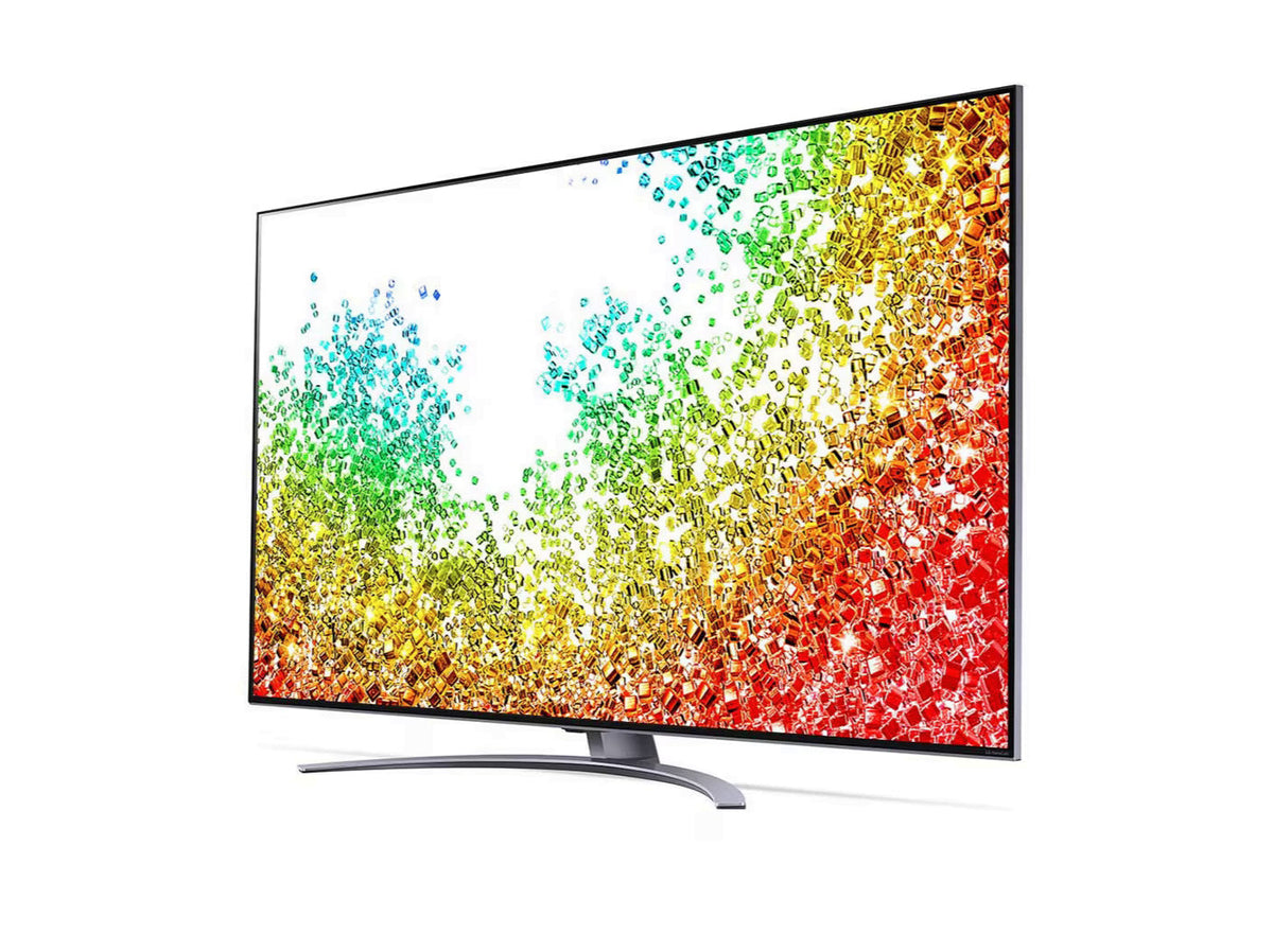 LG 55NANO963PA NanoCell 4K Smart TV előlnézetben enyhén balra fordítva, talpon. A kijelzőn színes drága kövek szétszórva.