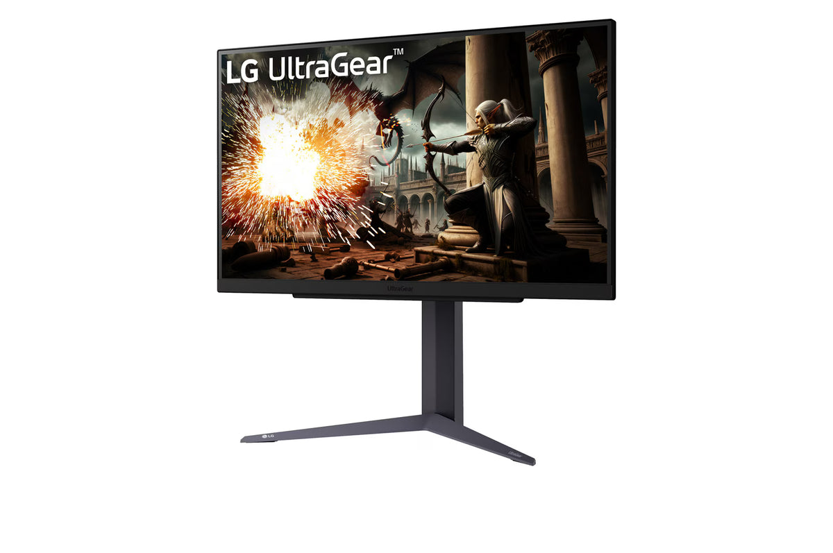 LG 27GS75Q-B Monitor előlnézetben enyhén balra fordítva, talpon. A kijelzőn RPG játék pillanatkép és ultragear logó.