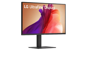 LG 32U720A-B Monitor előlnézetben talpon, enyhén jobbra fordítva. A kijelzőn ultrafine display logó.