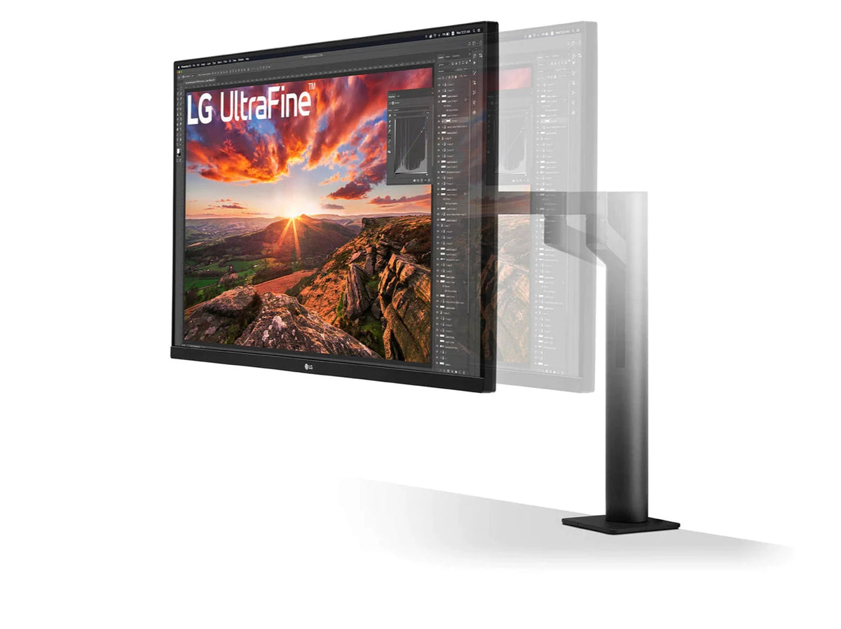 LG 32UN88A-W Monitor előlnézet balra fordítva, asztalra rögzítve. A kijelzőn photoshop pillanatkép és LG UltraFine logó.