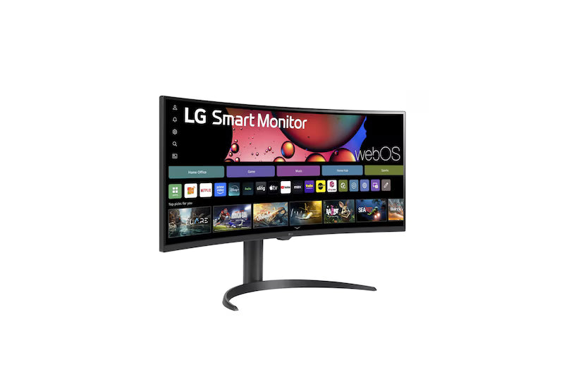 LG 34SR65QC-B Monitor előlnézetben talpon, enyhén jobbra fordítva. A kijelzőn webos smart kezdőképernyő apllikációk.