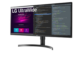 LG 34WN700-B Monitor előlnézetben enyhén balra fordítva, talpon. A kijelzőn webfejlesztés pillanatkép és lg ultrawide logó.