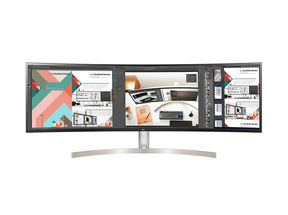 LG 49WL95C-W UltraWide 32:9 monitor előlnézetben talpon. A kijelzőn 3 ablakos photoshop pillanatkép.