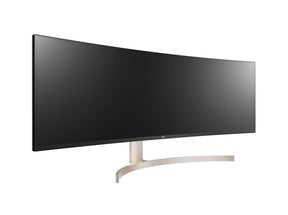 LG 49WL95C-W UltraWide 32:9 monitor előlnézetben talpon, jobbra fordítva.