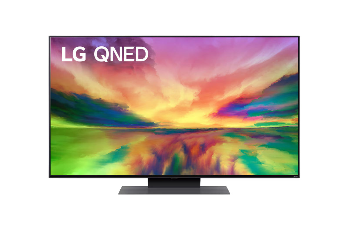 LG 55QNED813RE Televízió előlnézetben talpon. A kijelzőn színes festmény szerű ábra és lg qned logó.