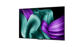 LG M5 OLED televízió előlnézetben, enyhén balra fordítva.