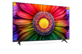LG 70UR8000 4K Smart TV előlnézetben talpon, enyhén jobbra fordítva. A kjielzőn élénk színes virág.