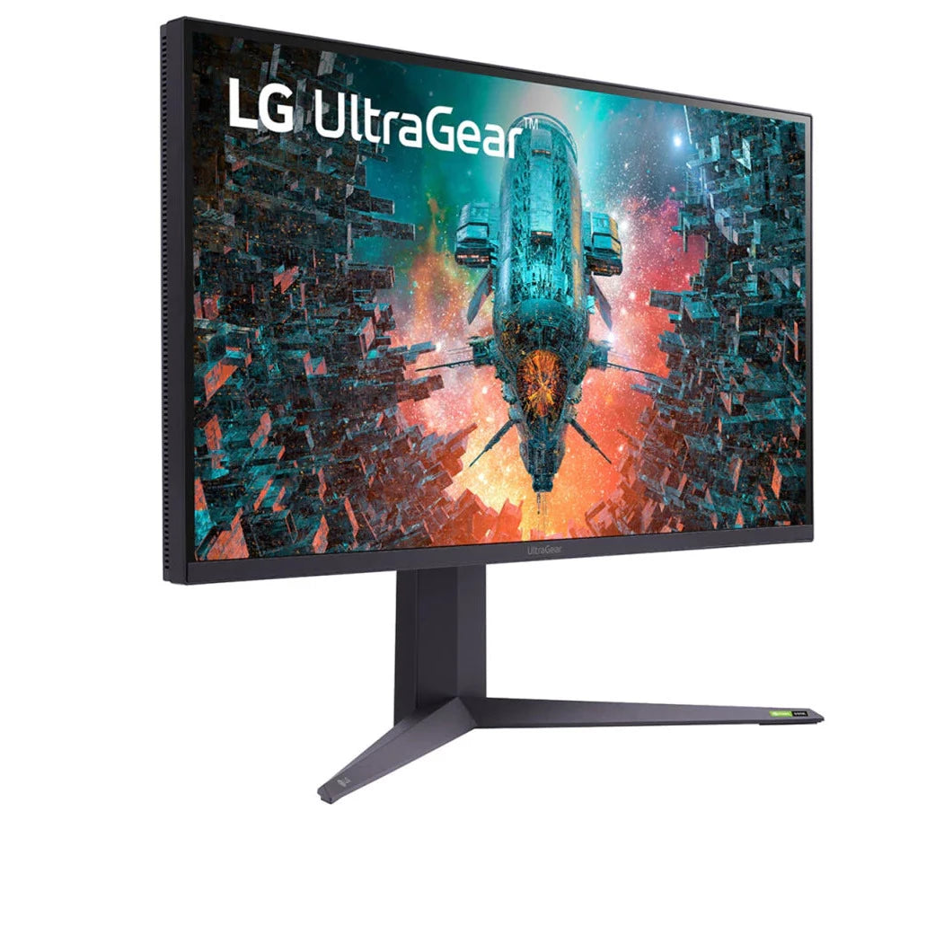 LG 32" UltraGear 4K UHD 144Hz 1ms Nano IPS ATW Paneles Gamer Monitor előlnézet jobbra fordítva, 32GQ950
